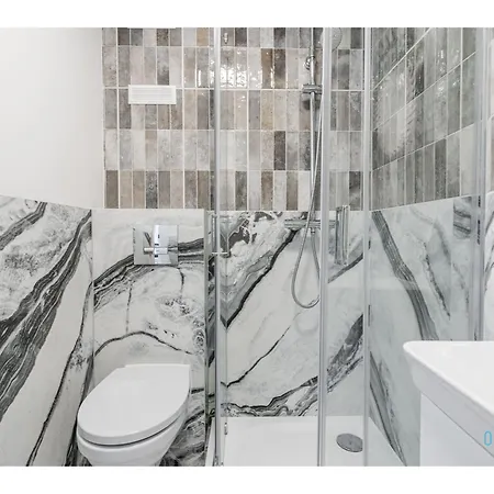 Homestay Daisy - 15 Minutes To Old Town Gdansk